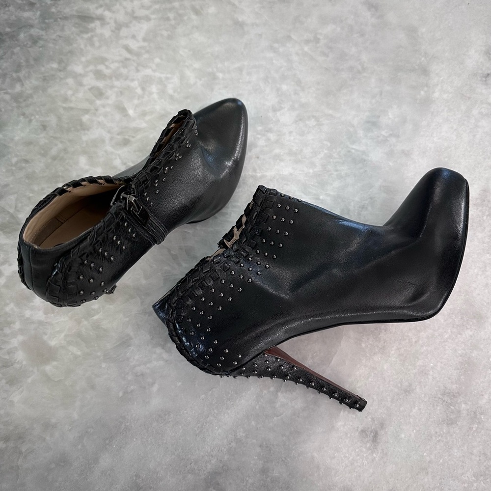 ENZO ANGIOLINI Black Leather Heeled Ankle Booties with Silver Studs size 8.5